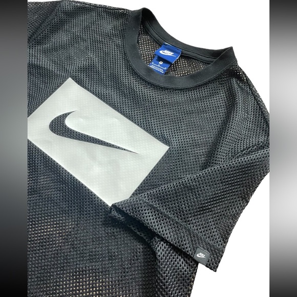 Nike Printed front logo Mesh Tshirt black white SzM - Picture 9 of 12